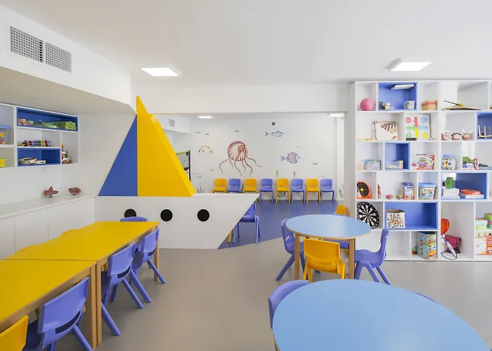 Отель Cesar Augustus 3*