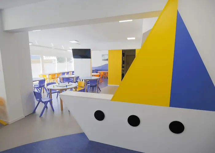 Отель Cesar Augustus