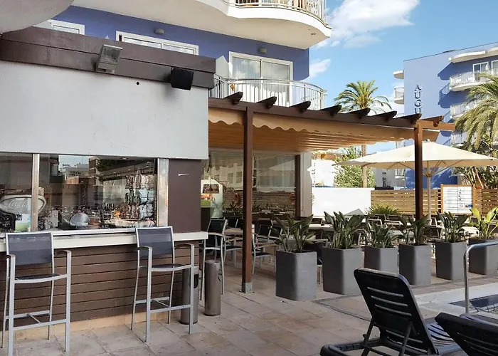 Отель Cesar Augustus 3*